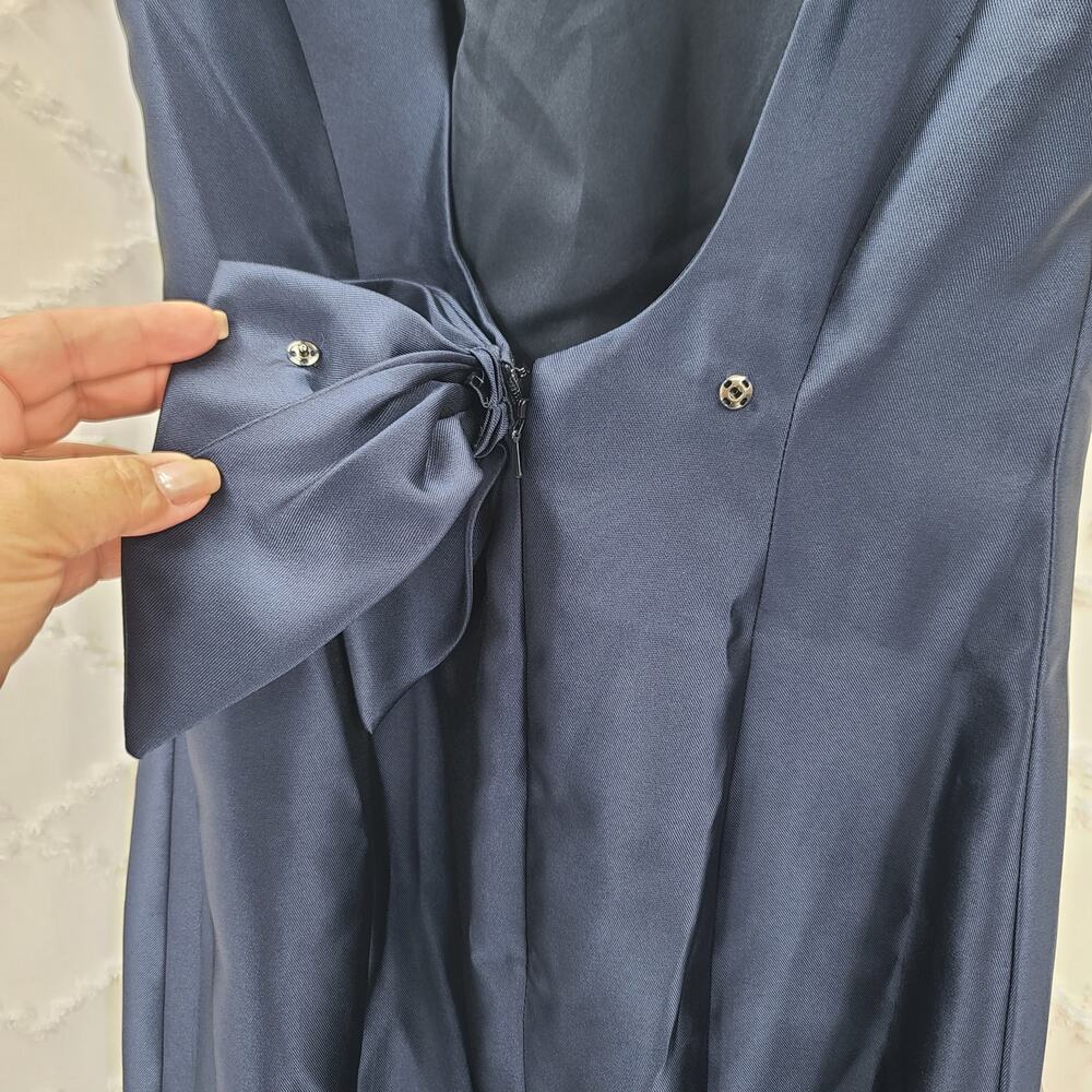 Alfred Sung D770 midnight navy sleeveless satin trumpet gown Size 18 black tie - Picture 11 of 16